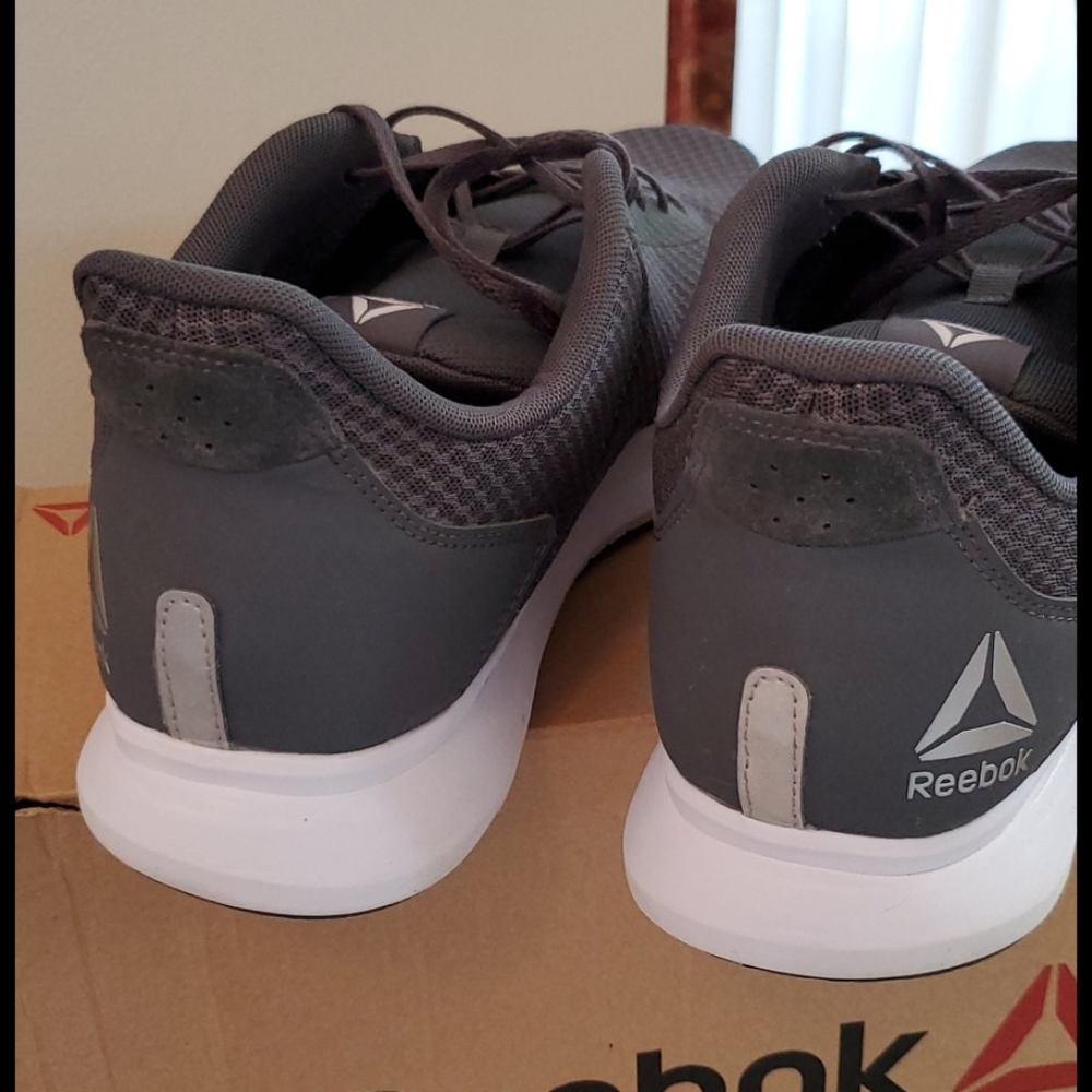 Men's sneakers - Picture 2 of 4